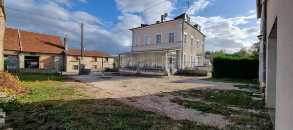 15 rooms Building in Huilliecourt, France No. 89174 2