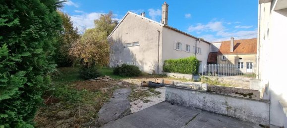 15 rooms Building in Huilliecourt, France No. 89174 56