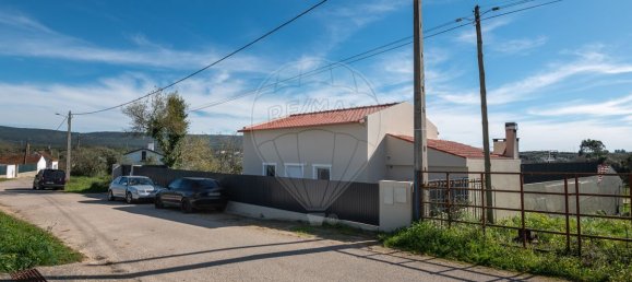 2 bedrooms House in Turquel, Portugal No. 22738 12