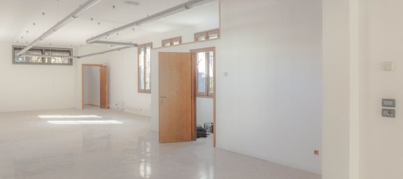 Gewerbliche Immobilie in Oderzo, Italy 185m², Nr. 256261 5