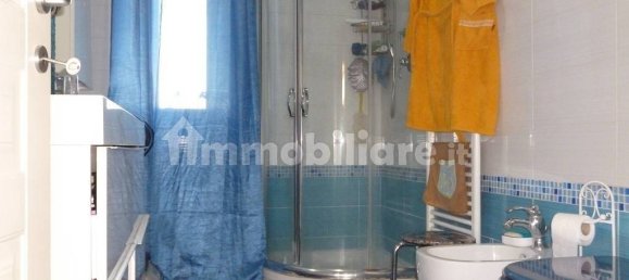 2 bedrooms Apartment in Turin, Italy No. 313217 2