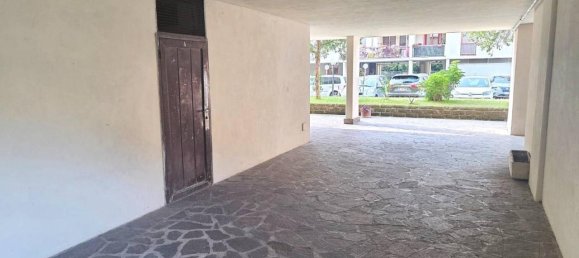 4 rooms Apartment in Rome, Italy No. 40188 40