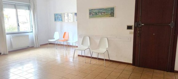 4 rooms Apartment in Rome, Italy No. 40188 6