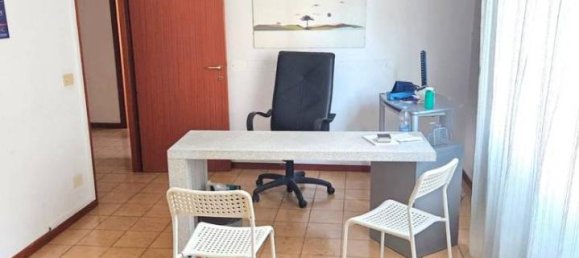 4 rooms Apartment in Rome, Italy No. 40188 13