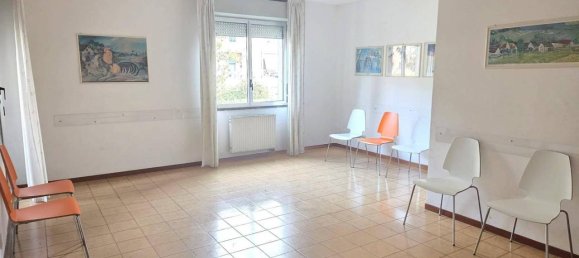 4 rooms Apartment in Rome, Italy No. 40188 9