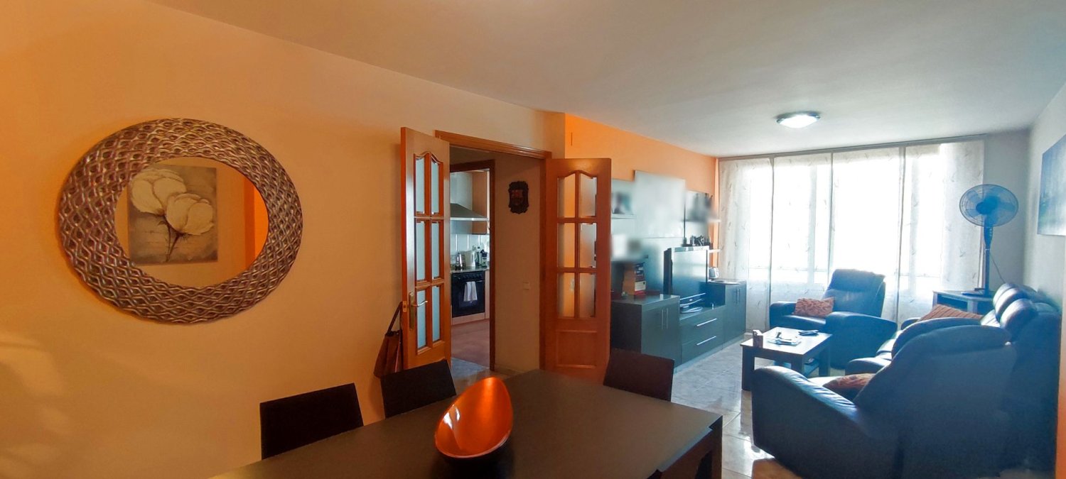 Dúplex de 3 dormitorios en Barcelona, Spain No. 193210