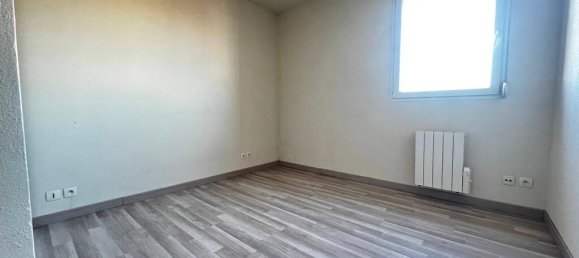Apartamento de 2 dormitorios en Persan, France No. 162950 6