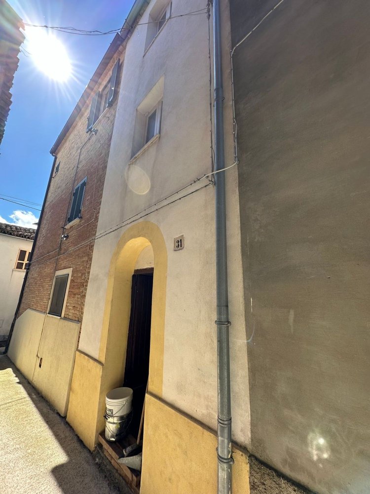 Casa de 3 habitaciónes en Pollutri, Italy No. 30588