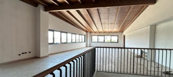 2130m² Warehouse in Serravalle a Po, Italy No. 364361 2