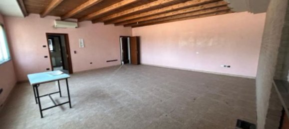 2130m² Warehouse in Serravalle a Po, Italy No. 364361 7