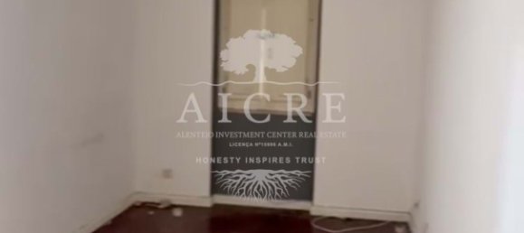 2 bedrooms Villa in Lisbon, Portugal No. 103624 2