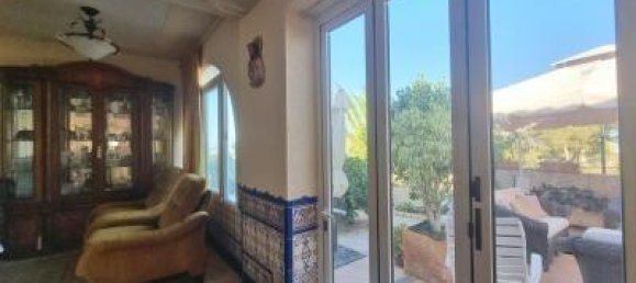 2 bedrooms Villa in Urbanizacion Las Filipinas, Spain No. 10832 3