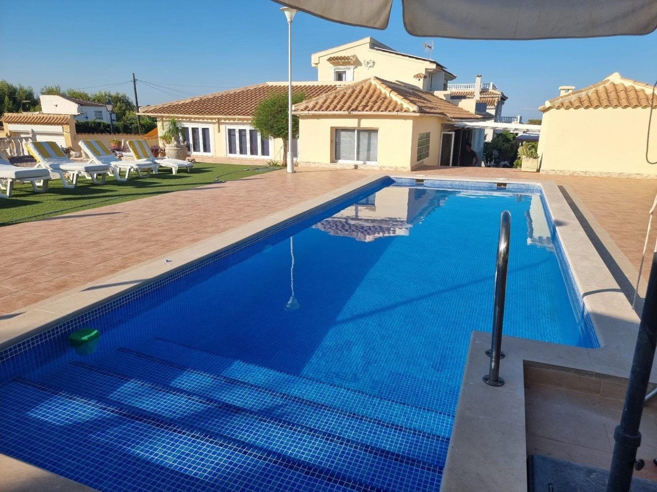 2 bedrooms Villa in Urbanizacion Las Filipinas, Spain No. 10832