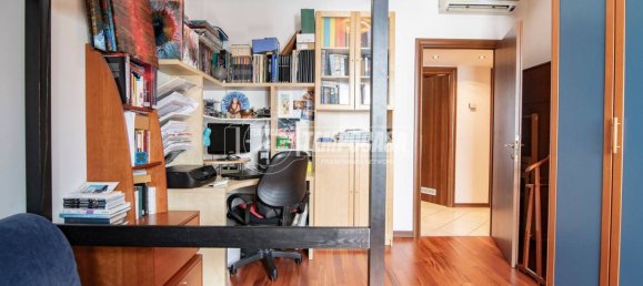 1 bedroom Apartment in Sesto San Giovanni, Italy No. 323214 16