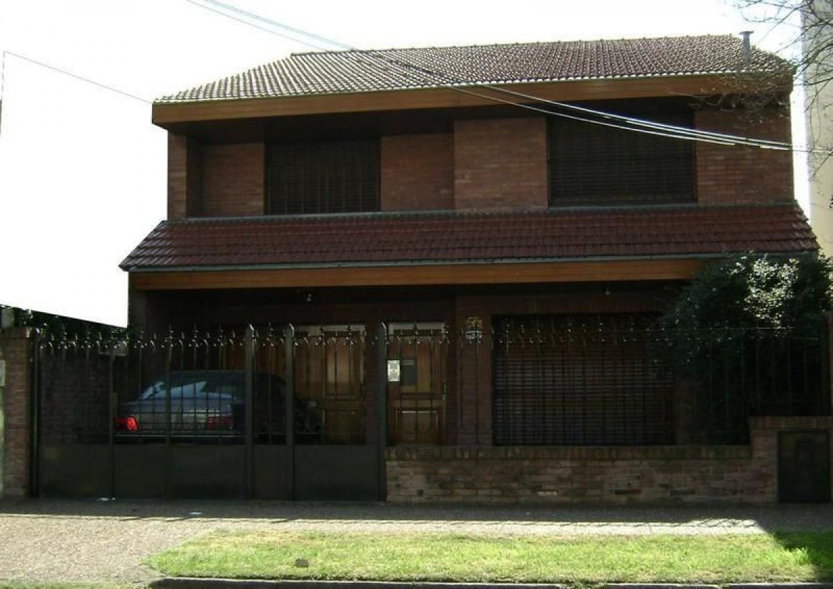300m² Office in Vicente Lopez, Argentina No. 22058