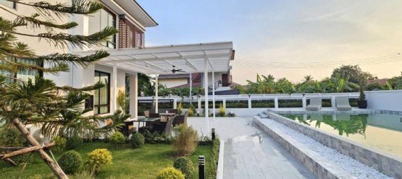 4 bedrooms House in Pattaya, Thailand No. 26691 8