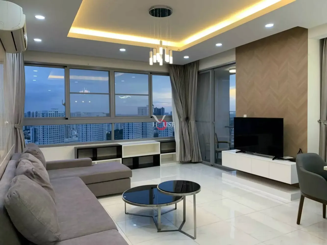 3 bedrooms Apartment in District 7, Vietnam No. 10049