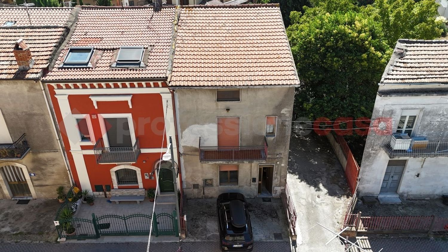 5 bedrooms House in Montesarchio, Italy No. 360459