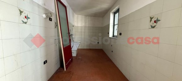 5 bedrooms House in Montesarchio, Italy No. 360459 6