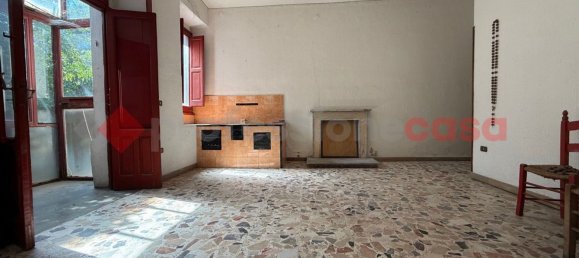 5 bedrooms House in Montesarchio, Italy No. 360459 3