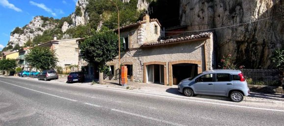 10-Zimmer Haus in Pioraco, Italy, Nr. 111843 15