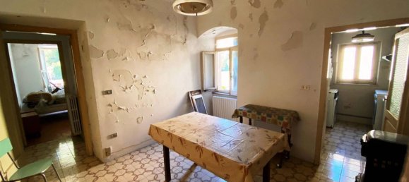 10-Zimmer Haus in Pioraco, Italy, Nr. 111843 9