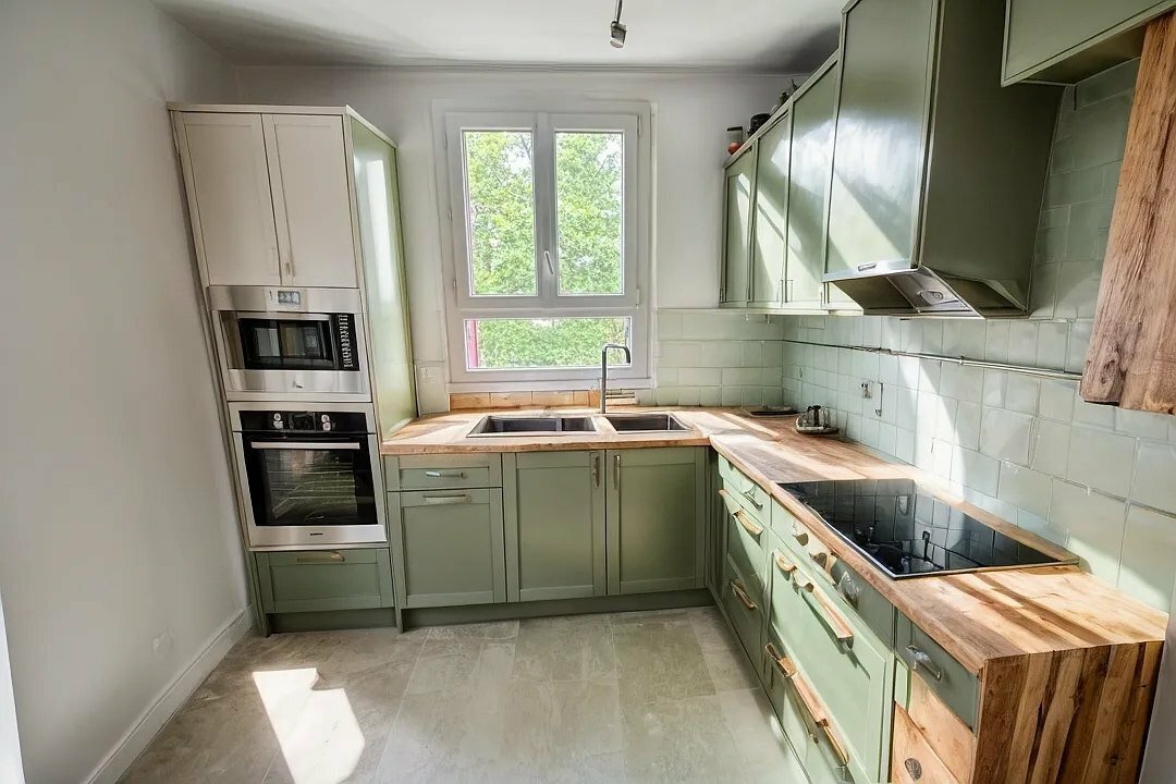 3 bedrooms Apartment in Sainte-Genevieve-des-Bois, France No. 299452