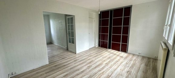 3 bedrooms Apartment in Sainte-Genevieve-des-Bois, France No. 299452 4