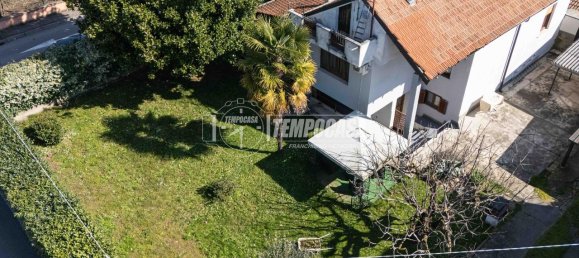 3 rooms Villa in Solaro, Italy No. 14781 2