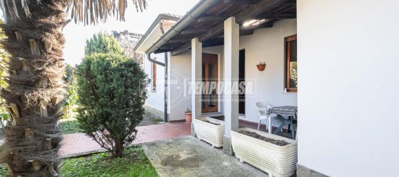 3 rooms Villa in Solaro, Italy No. 14781 6