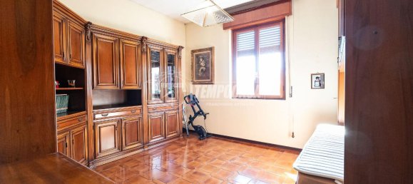 3 rooms Villa in Solaro, Italy No. 14781 13