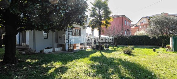 3 rooms Villa in Solaro, Italy No. 14781 7