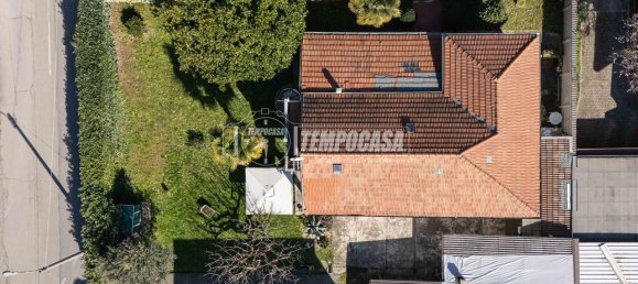 3 rooms Villa in Solaro, Italy No. 14781 5