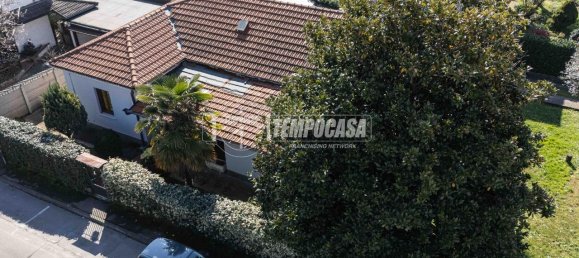 3 rooms Villa in Solaro, Italy No. 14781 4