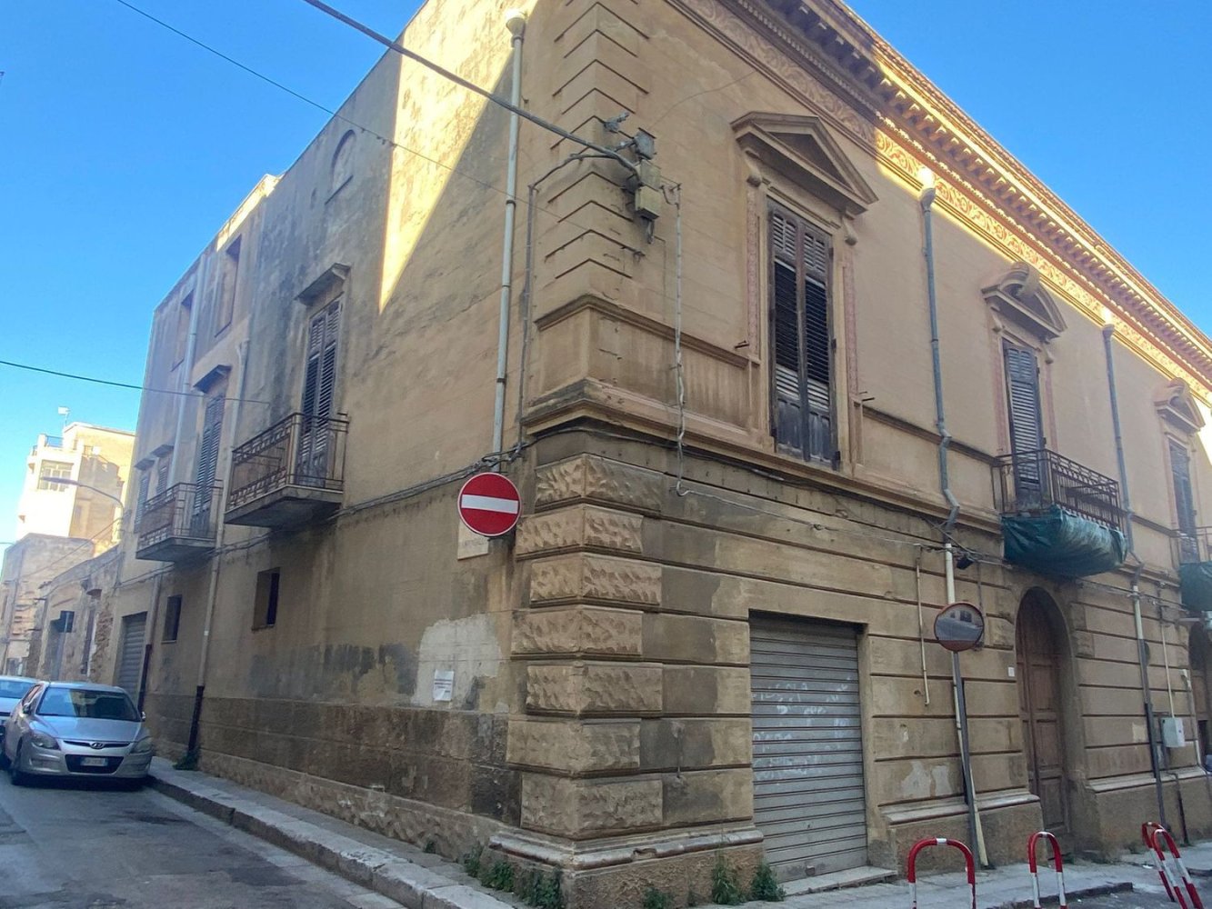 550m² Building in Castelvetrano, Italy No. 258460