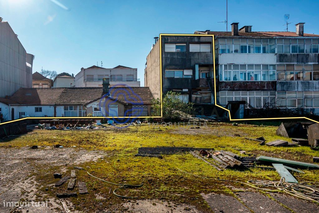 9 bedrooms Building in Porto, Portugal No. 41111