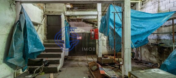 9 bedrooms Building in Porto, Portugal No. 41111 14