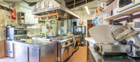 198m² Commercial property in Golfo Aranci, Italy No. 326979 18