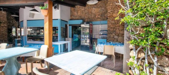 198m² Commercial property in Golfo Aranci, Italy No. 326979 4