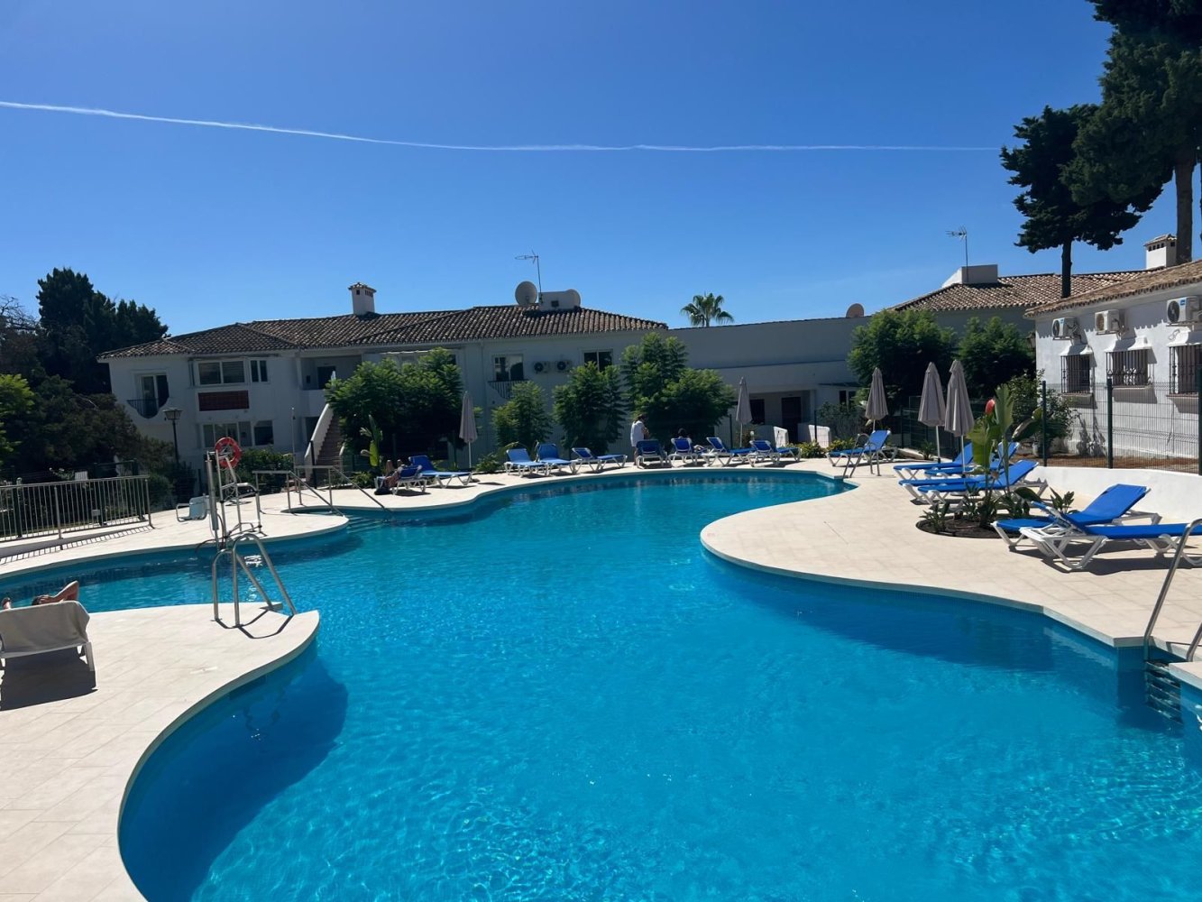 Apartamento de 2 dormitorios en Estepona, Spain No. 242303