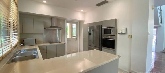 4 bedrooms Cafe / restaurant in Bangkok, Thailand No. 3374 13