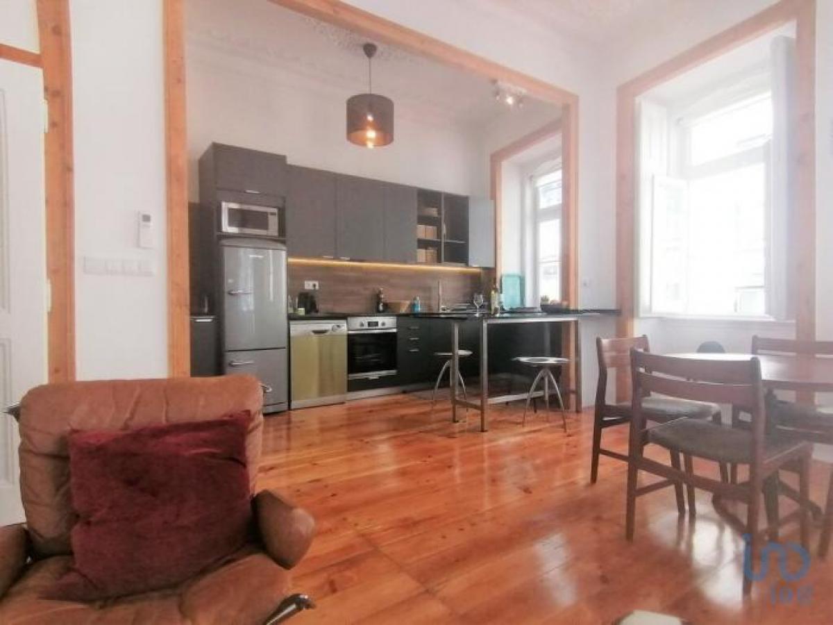 3 bedrooms Apartment in Lisbon, Portugal No. 4514