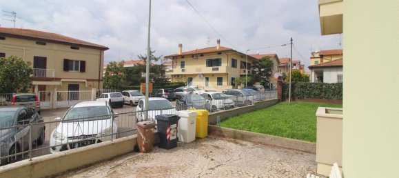 Apartamento de 2 habitaciónes en Giulianova, Italy No. 15507 50