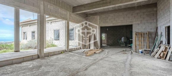 6 bedrooms Villa in Adeje, Spain No. 11391 2