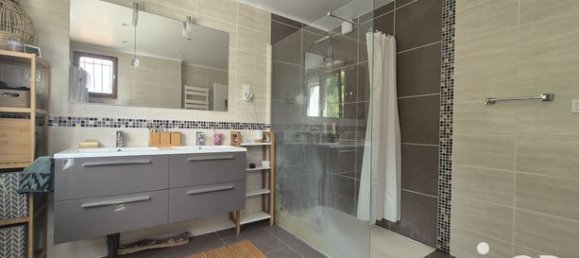 Casa de 3 dormitorios en Saint-Bris-le-Vineux, France No. 353328 8