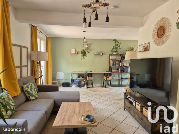 Casa de 3 dormitorios en Saint-Bris-le-Vineux, France No. 353328