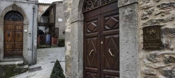 8 rooms House in Seggiano, Italy No. 141868 3