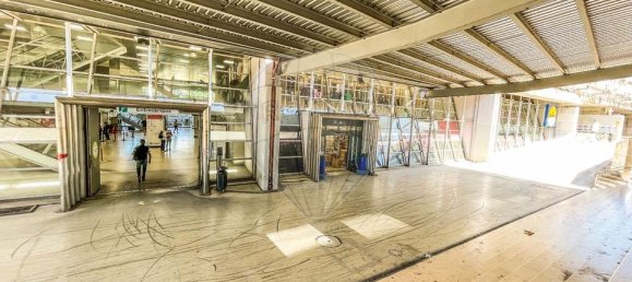 6 bedrooms Apartment in Lisbon, Portugal No. 71686 3