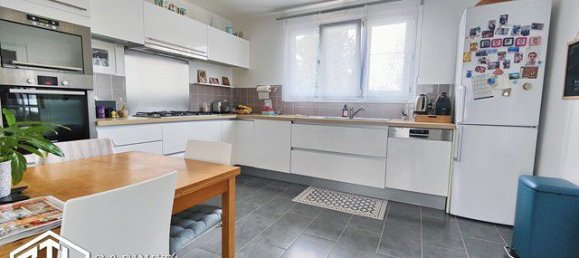 Дом с 3 спальнями в Клиши-су-Буа, Франция № 135798 9