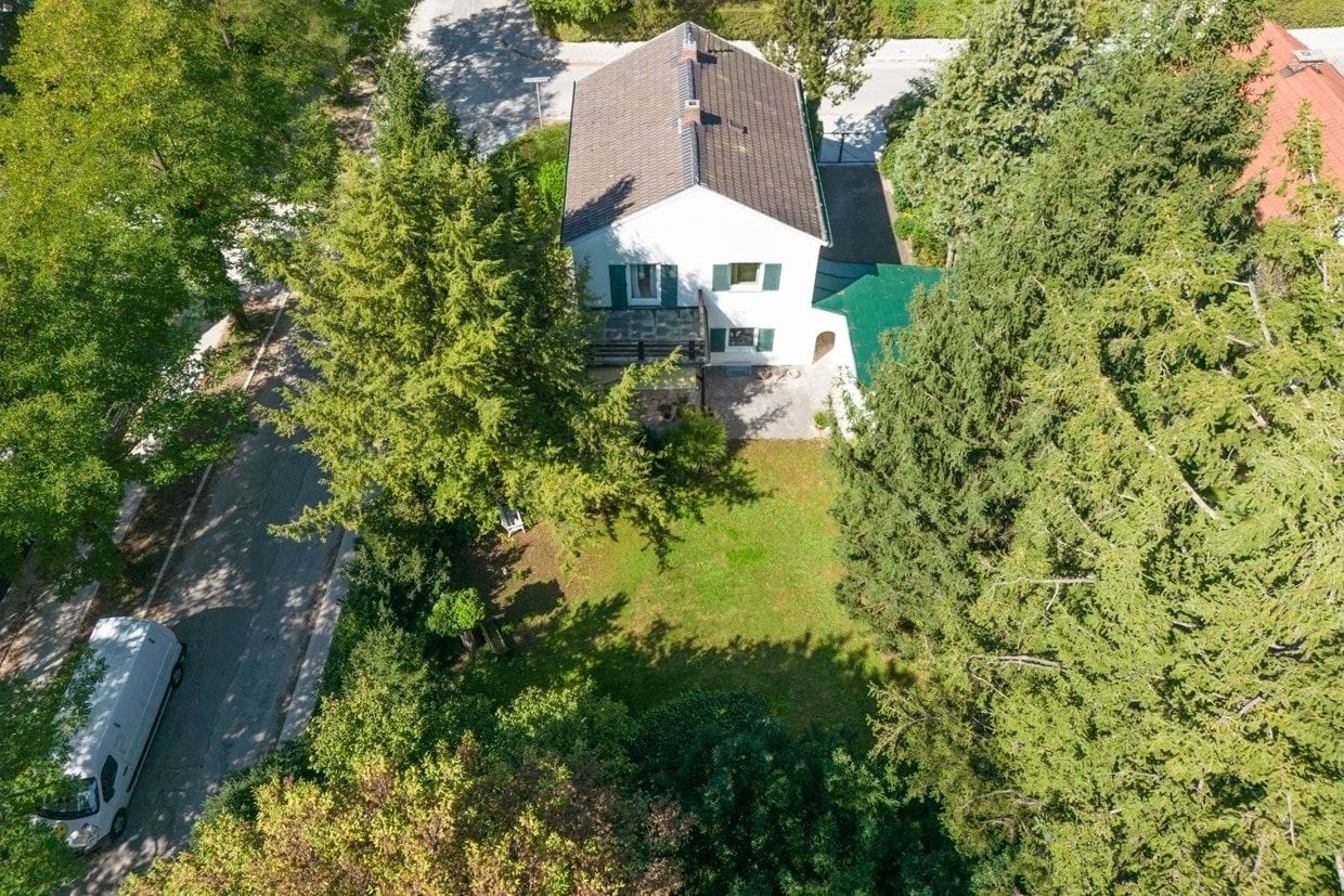 5 rooms Townhouse in Munich, Germany No. 130537